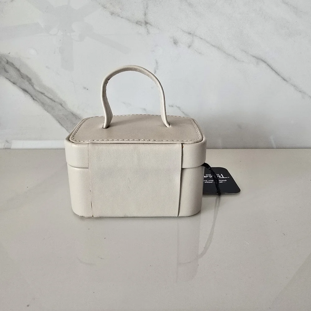 Tuscan Designs | Cream Jewelry Travel Case